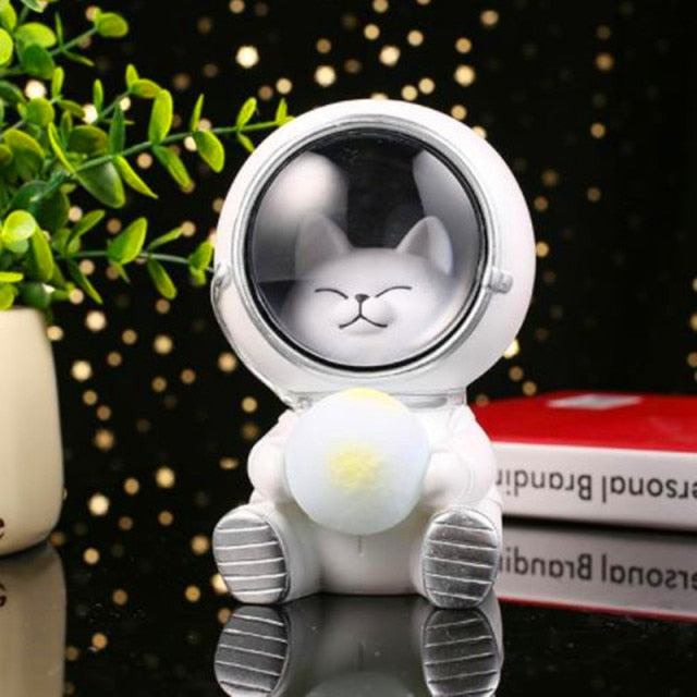 LED Creative Cute Pet Astronaut Night Light - GadiGadPlus.com